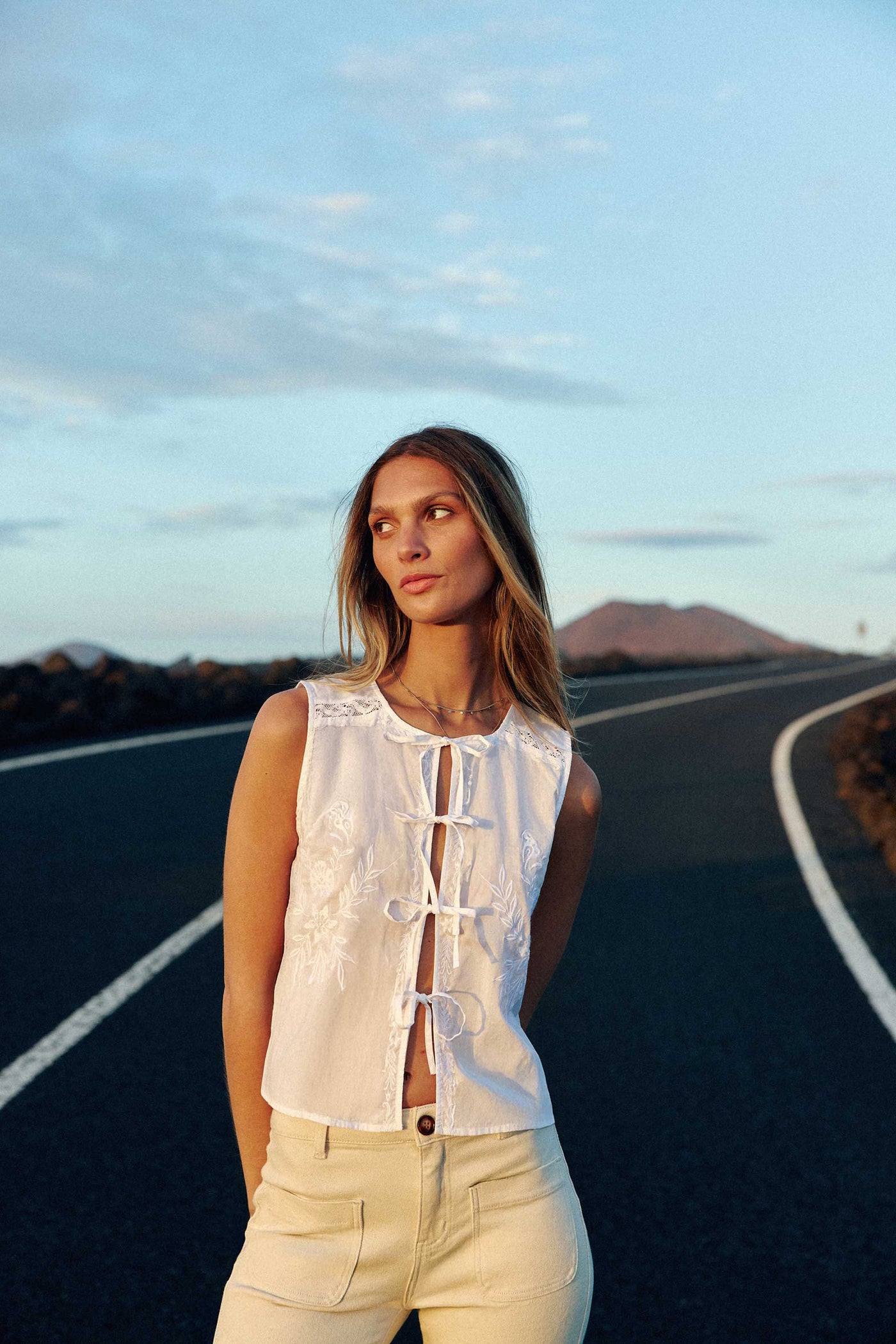 White sleeveless top - Tery